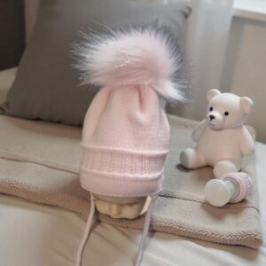 Pom Pom hat with ties